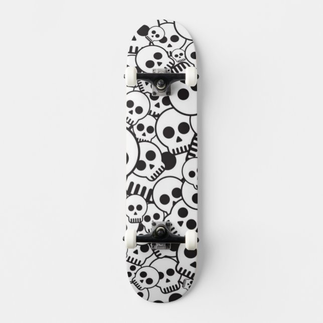 Pattern with skulls skateboard (Front)