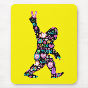 Peace Love Bigfoot Hippie Funny Bigfoot Lover    Mouse Mat