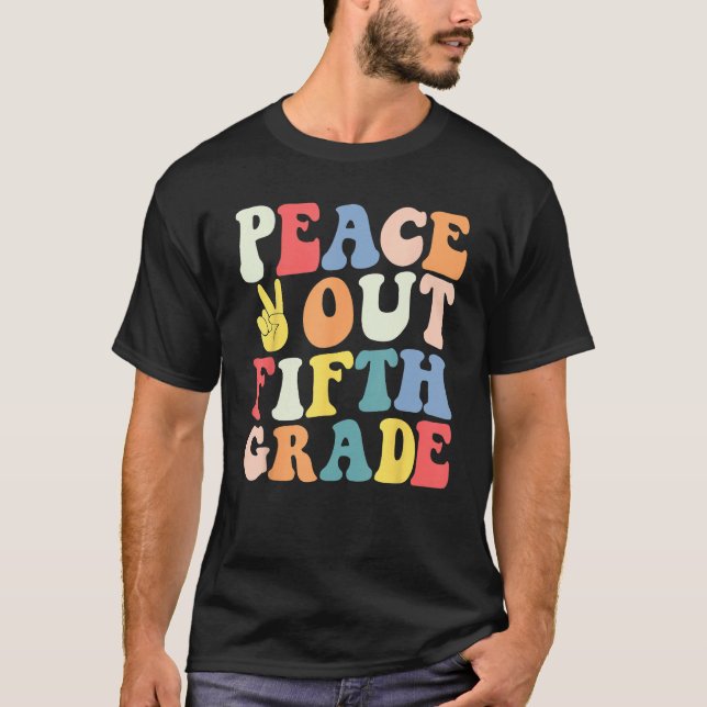 Peace Out 5th Grade Retro Pastel Happy Last Day Ou T-Shirt (Front)
