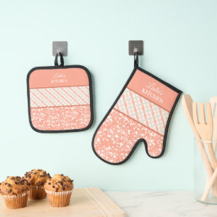 Peach and White Floral & Diagonal Plaid Oven Mitt & Pot Holder Set