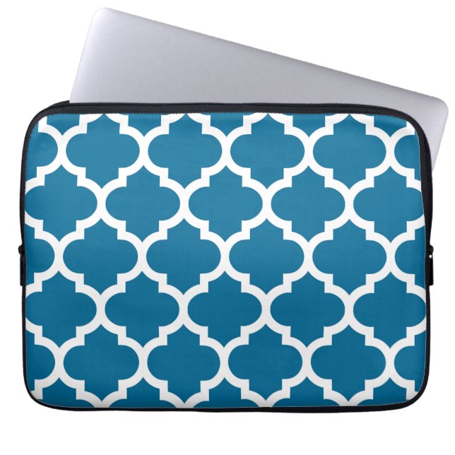 Peacock Blue White Moroccan Quatrefoil Pattern #5 Laptop Sleeve (Front)