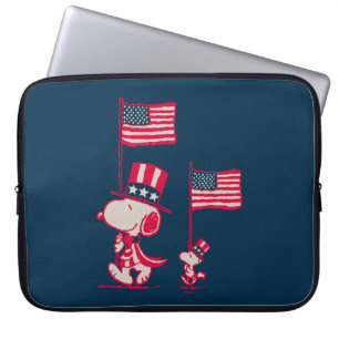 Peanuts   American Summer Old Glory Laptop Sleeve