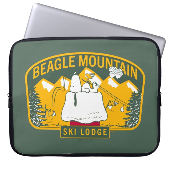 Peanuts | Beagle Mountain Ski Lodge Laptop Sleeve (Front)