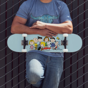 Peanuts   Charlie Brown and Gang Skateboard