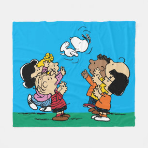 Peanuts   Friends Fun Fleece Blanket