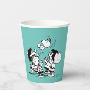 Peanuts Gang Lifting Snoopy Paper Cups