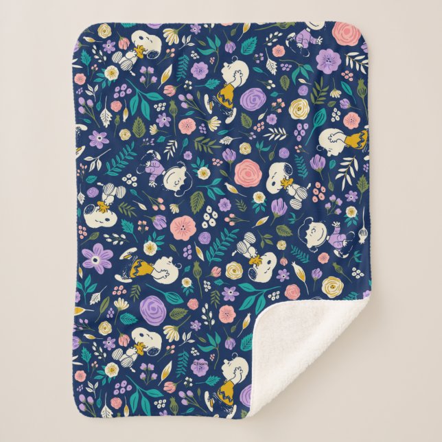 Peanuts In Bloom Pattern Sherpa Blanket (Front)