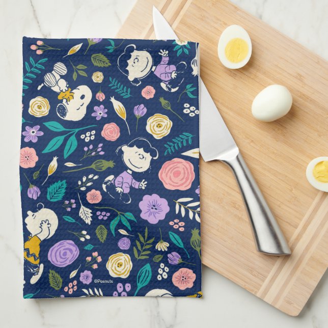 Peanuts In Bloom Pattern Tea Towel (Quarter Fold)