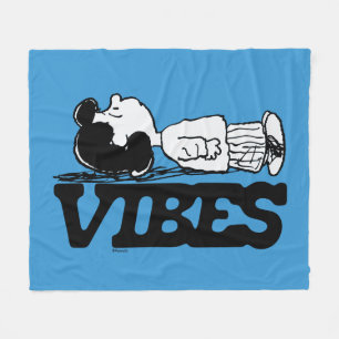 Peanuts   Lucy Vibes Fleece Blanket