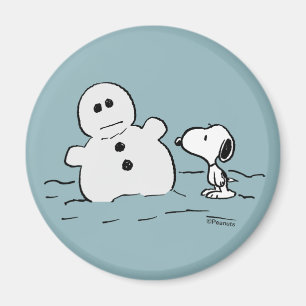 Peanuts   Snoopy Builds A Snowman Magnet