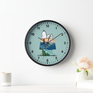 Peanuts   Snoopy Dog House Go Wild Clock