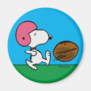 Peanuts   Snoopy Football Kicker Magnet