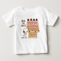 Peanuts | Snoopy Gingerbread House