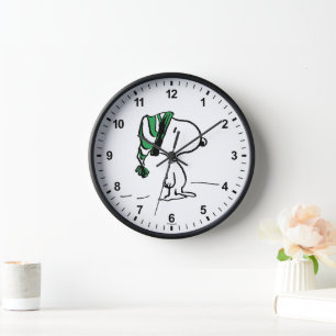 Peanuts   Snoopy Green Snow Cap Clock