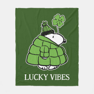 Peanuts   Snoopy Lucky Clover Fleece Blanket