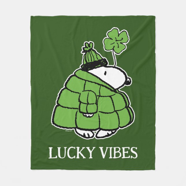 Peanuts | Snoopy Lucky Clover Fleece Blanket (Front)