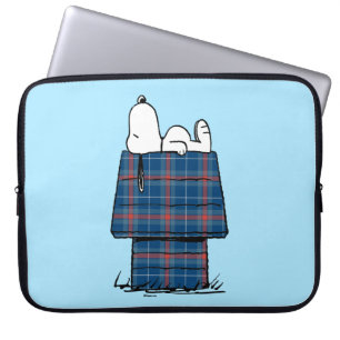Peanuts   Snoopy Plaid Flannel Holiday Dog House Laptop Sleeve