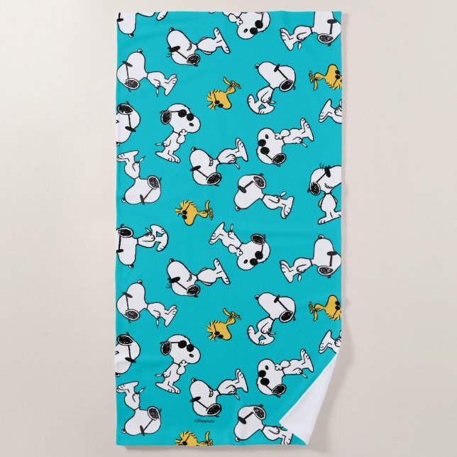 Peanuts | Snoopy & Sunglasses Pattern Beach Towel (Front)