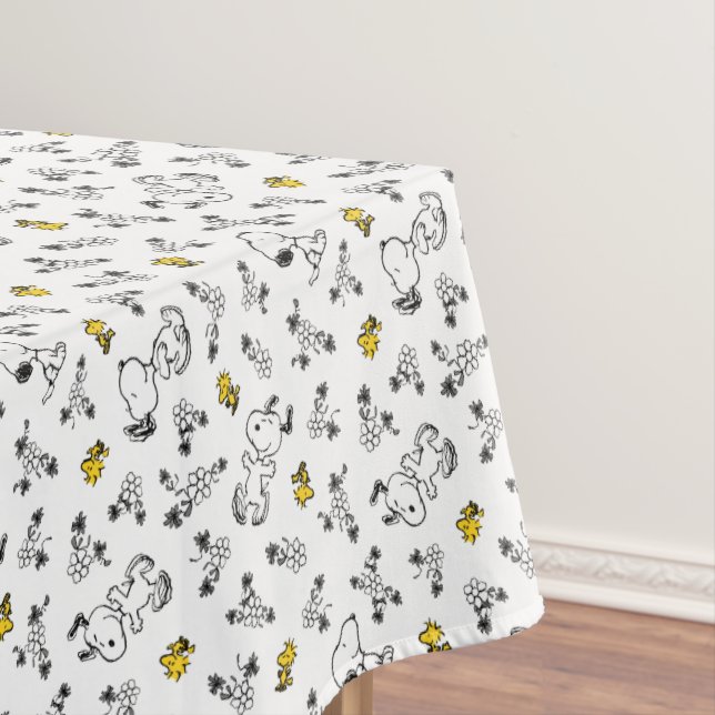 Peanuts | Snoopy & Woodstock B&W Flower Pattern Tablecloth (In Situ)
