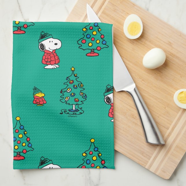 Peanuts | Snoopy & Woodstock Christmas Pattern Tea Towel (Quarter Fold)