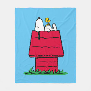 Peanuts   Snoopy & Woodstock Doghouse Fleece Blanket