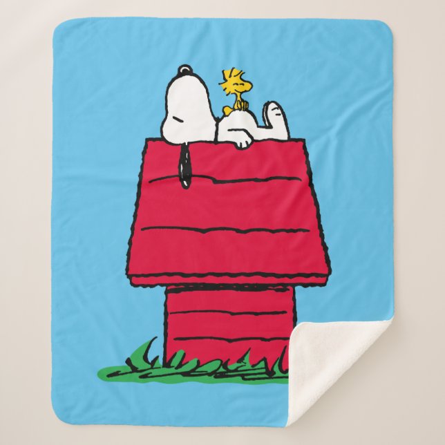 Peanuts | Snoopy & Woodstock Doghouse Sherpa Blanket (Front)