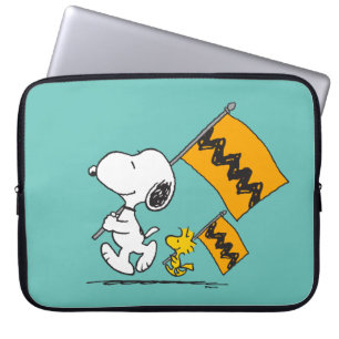 Peanuts   Snoopy & Woodstock Flags Laptop Sleeve