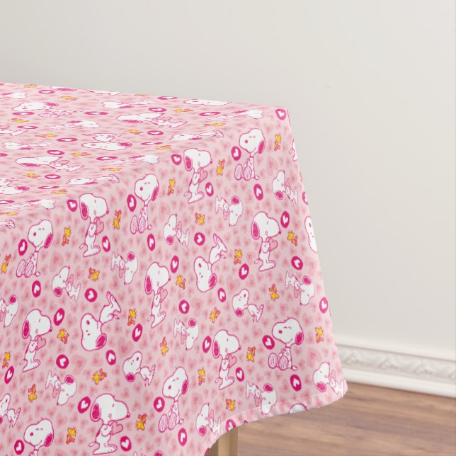 Peanuts | Snoopy & Woodstock Heart Pattern Tablecloth (In Situ)