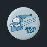 Peanuts | Snoopy & Woodstock Sledding 6 Cm Round Badge<br><div class="desc">Check out this fun Peanuts design featuring Snoopy & Woodstock.</div>
