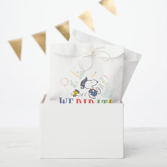 Peanuts Snoopy Woodstock We Did It Graduation Cap Favour Bags (Party)