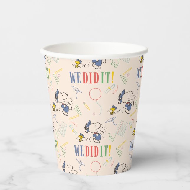 Peanuts Snoopy Woodstock We Did It Graduation Paper Cups (Front)