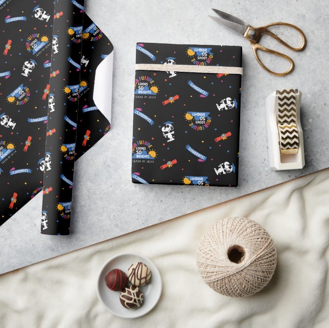 Peanuts Snoopy Your Future Looks Bright Graduation Wrapping Paper (Crafts)