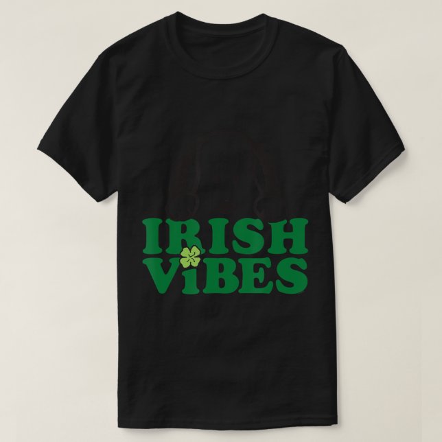 Peanuts St Patrick's Day Snoopy Irish Vibes T-Shir T-Shirt (Design Front)