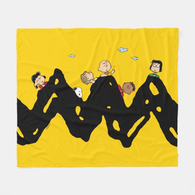 Peanuts | The Gang on the Zig Zag Fleece Blanket (Front (Horizontal))