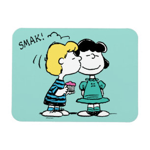 Peanuts   Valentine's Day   Lucy & Schroeder Kiss Magnet