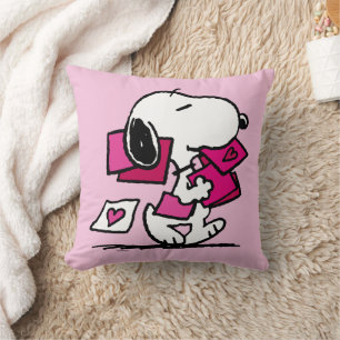 Peanuts   Valentine's Day   Snoopy With Valentines Cushion