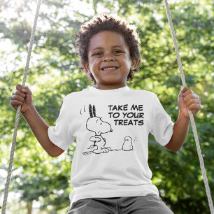 Peanuts   Woodstock Scares Snoopy T-Shirt