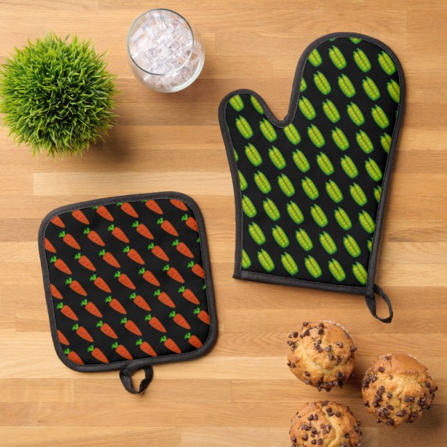 Peas and Carrots Oven Mitt & Pot Holder Set (Top Down)