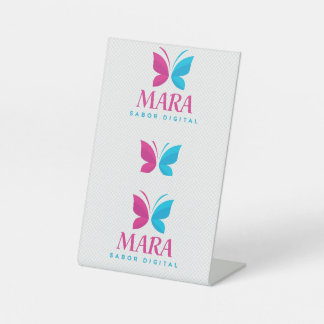 Pedestal MARA – Edición Sabor Digital Pedestal Sign