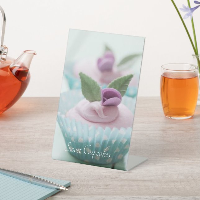 Pedestal Sign Cupcake (In SItu)