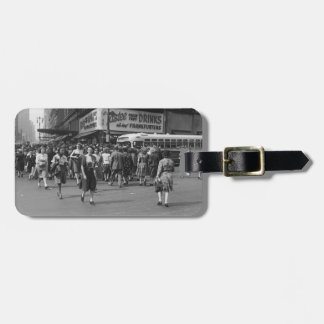 Pedestrians 2 luggage tag