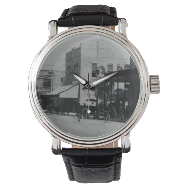 Pedestrians, cyclists, and horse-carriages watch (Front)