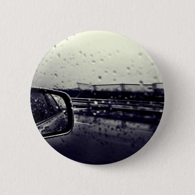 Peeking outside window after rain 6 cm round badge (Front)