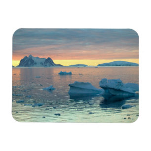 Peltier Channel in the last light of the day Magnet