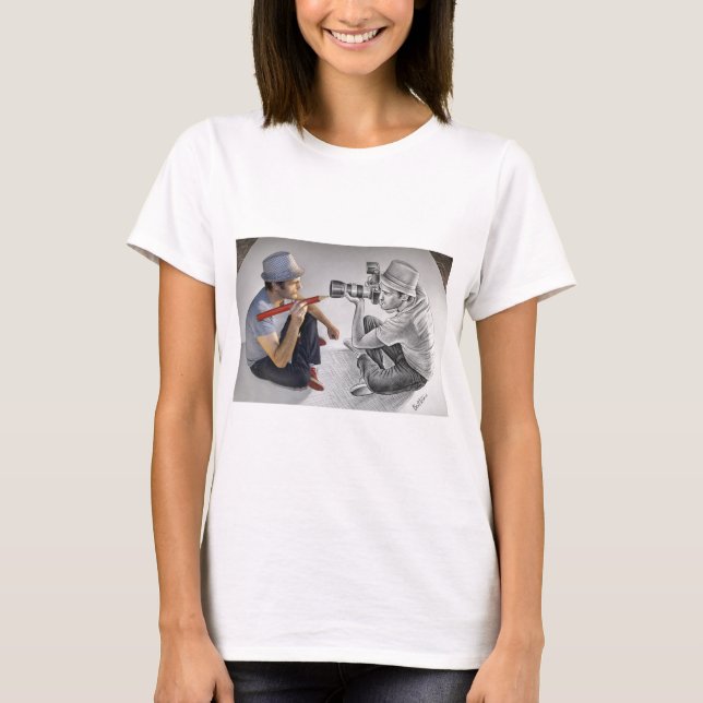 Pencil Vs Camera - 3D Art - Photographer T-Shirt (Front)