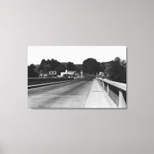 Pendleton, Oregon East Entrance Town View Canvas Print