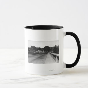 Pendleton, Oregon East Entrance Town View Mug