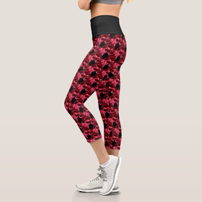 PERFECTLY RED ROSES    CAPRI LEGGINGS (Left)