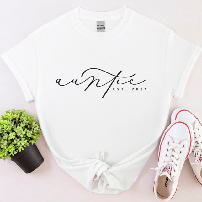 Personalised Auntie T-Shirt (Creator Uploaded)