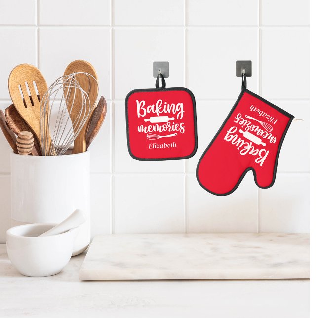 Personalised Baking Memories Red Oven Mitt & Pot Holder Set (Creator Uploaded)